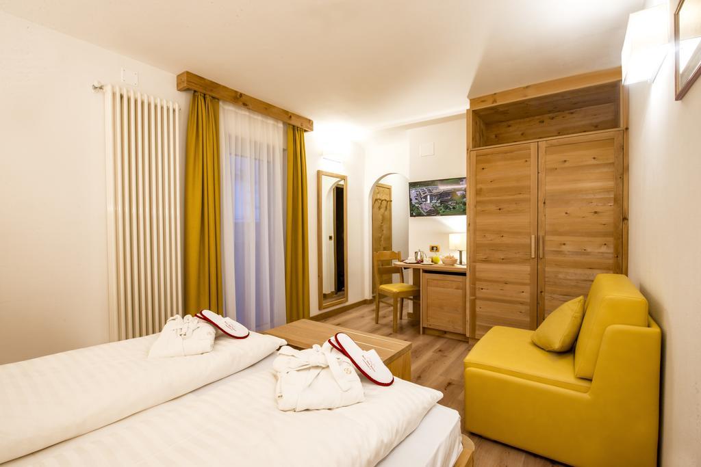 Hotel Gran Paradis Campitello di Fassa Exterior photo